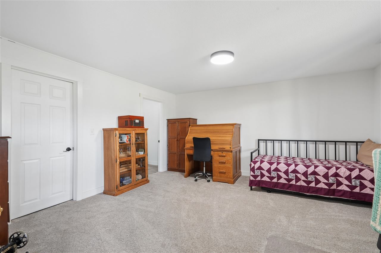 105 6th Avenue W Walford IA 52351
