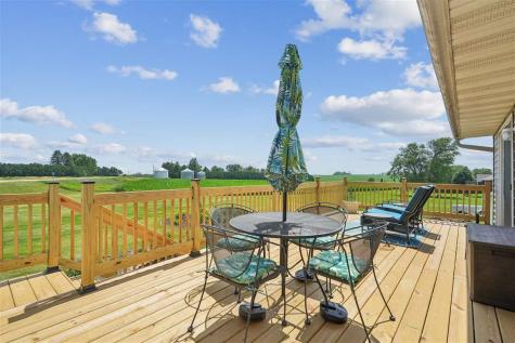 105 6th Avenue W Walford IA 52351