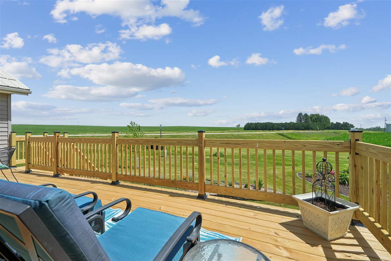 105 6th Avenue W Walford IA 52351