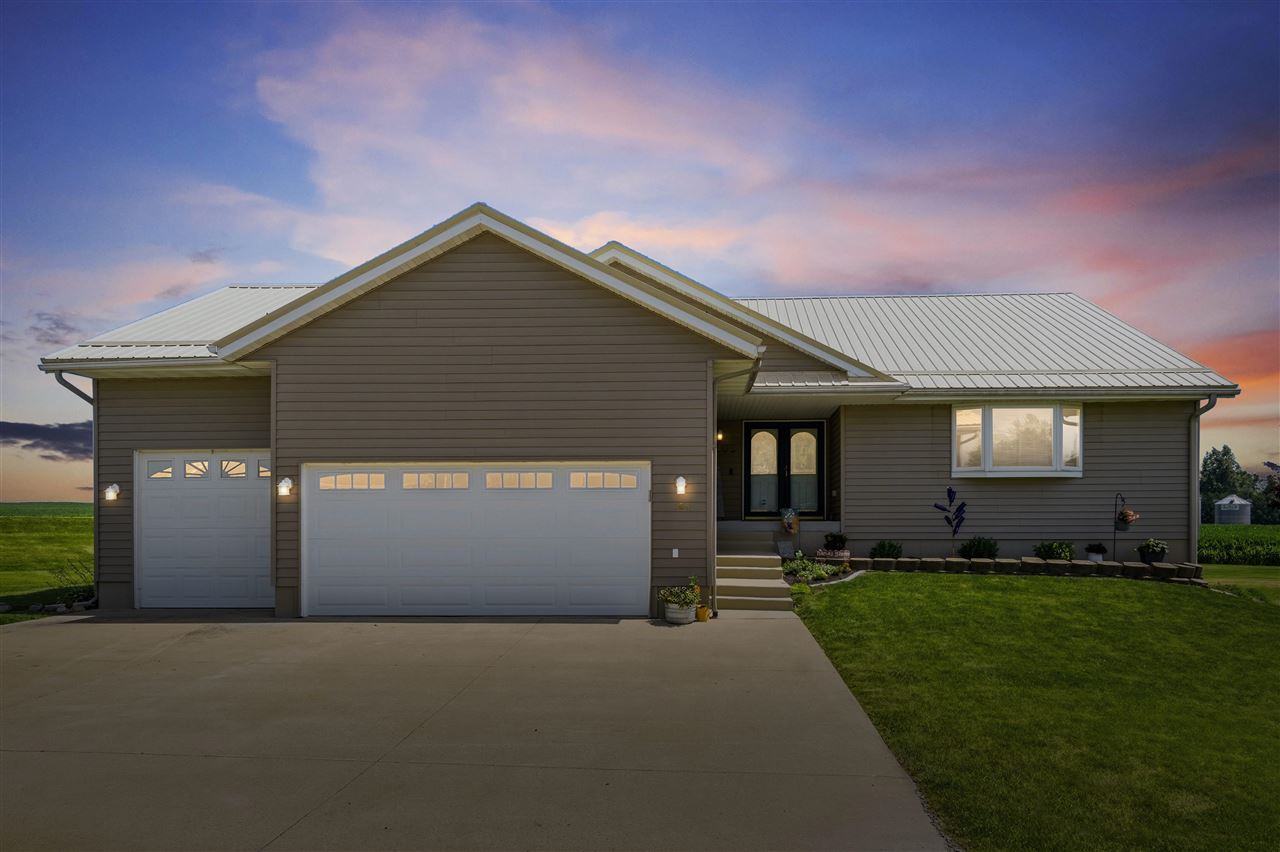 105 6th Avenue W Walford IA 52351
