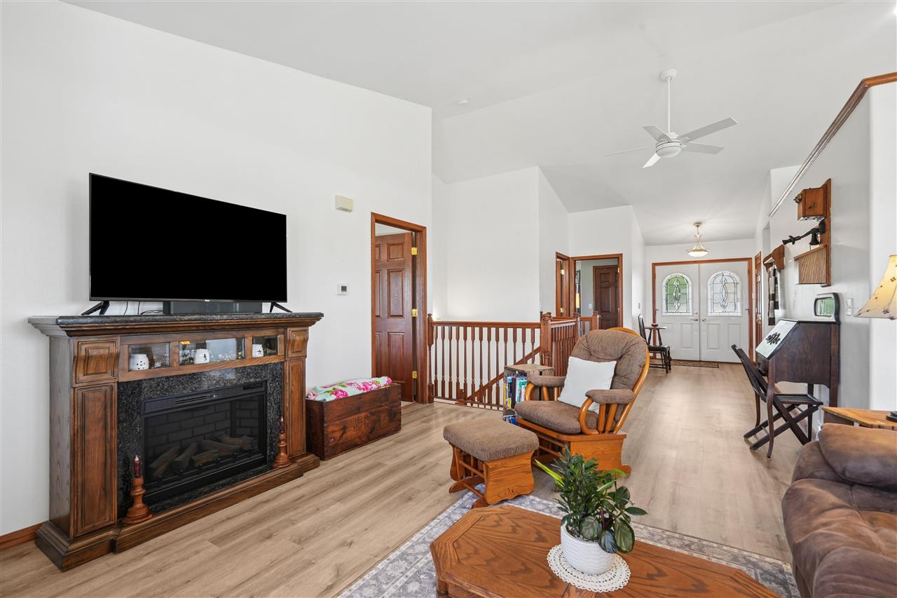 105 6th Avenue W Walford IA 52351