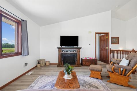 105 6th Avenue W Walford IA 52351
