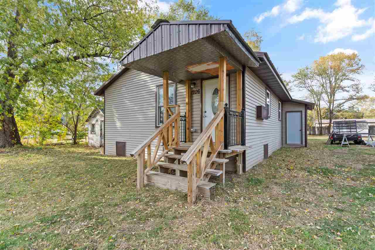 1206 Concord Street Fredonia IA 52738