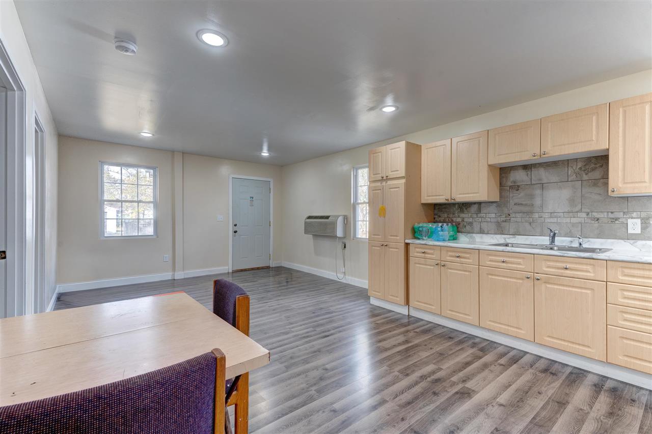 1206 Concord Street Fredonia IA 52738