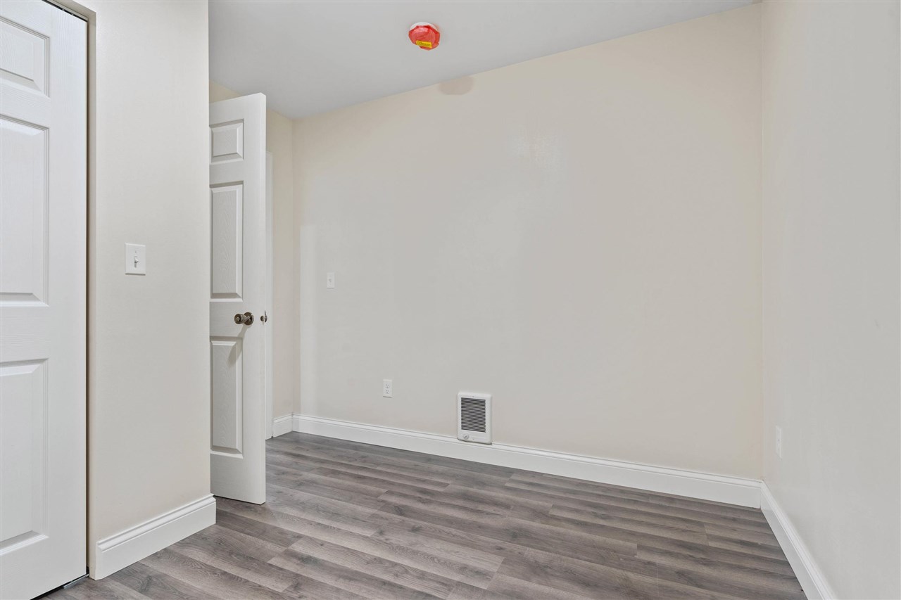 1206 Concord Street Fredonia IA 52738