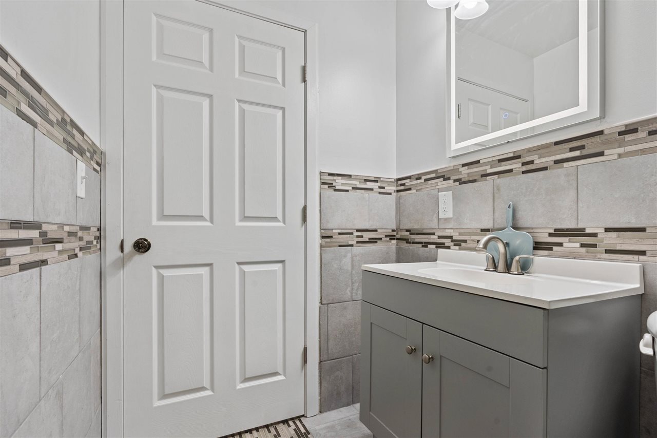 1206 Concord Street Fredonia IA 52738