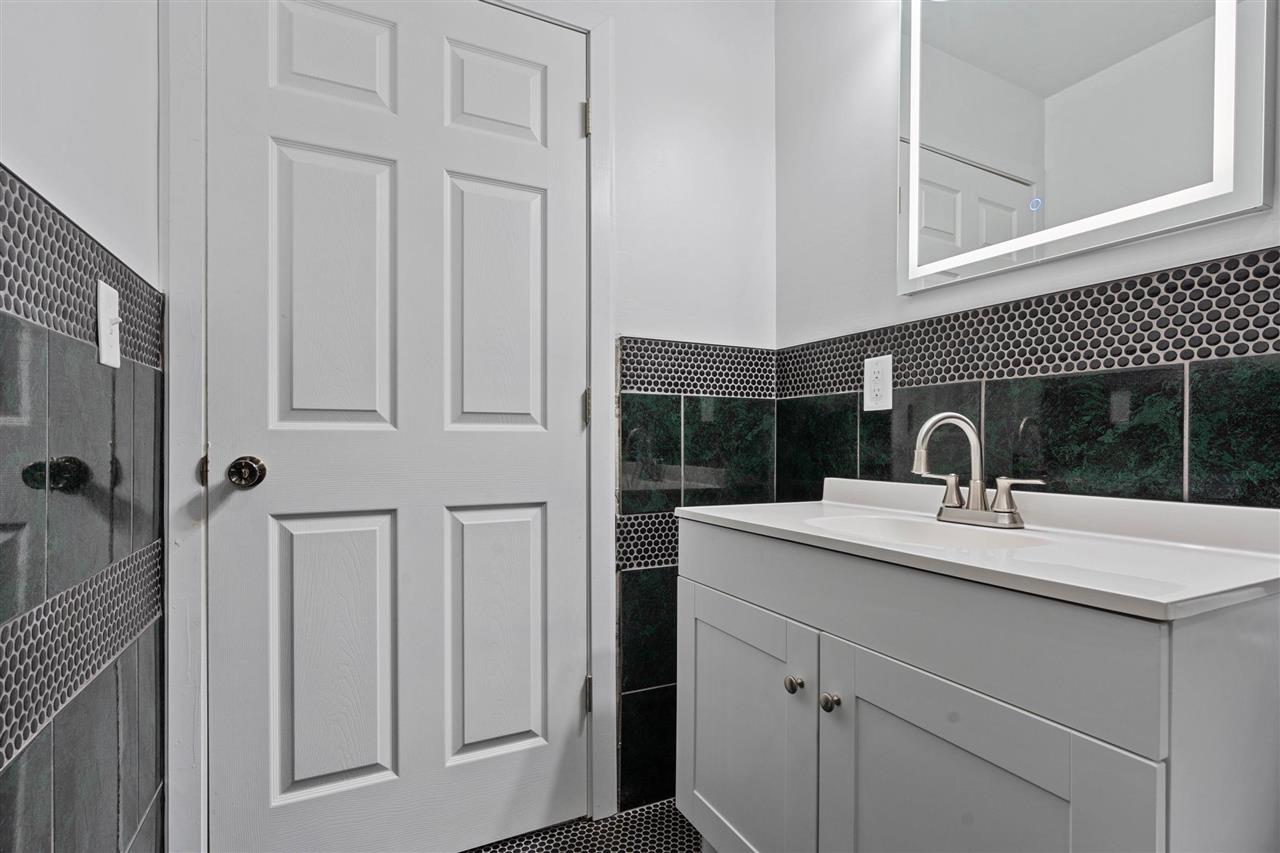 1206 Concord Street Fredonia IA 52738