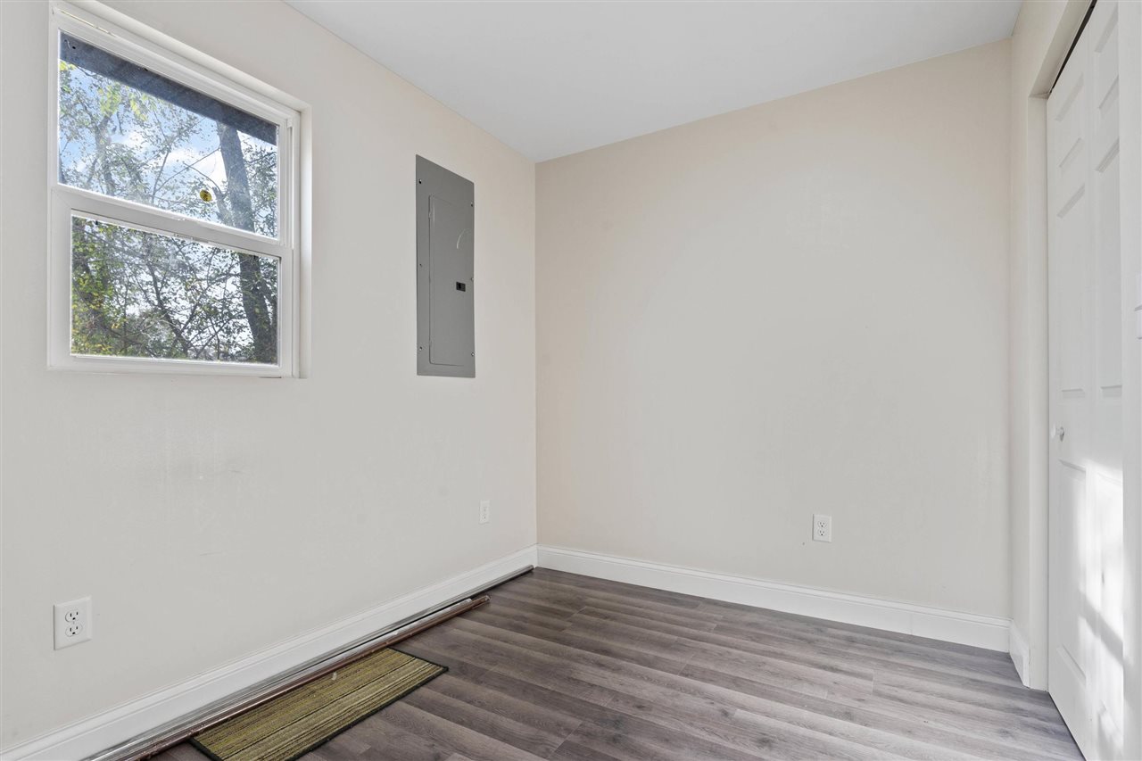 1206 Concord Street Fredonia IA 52738