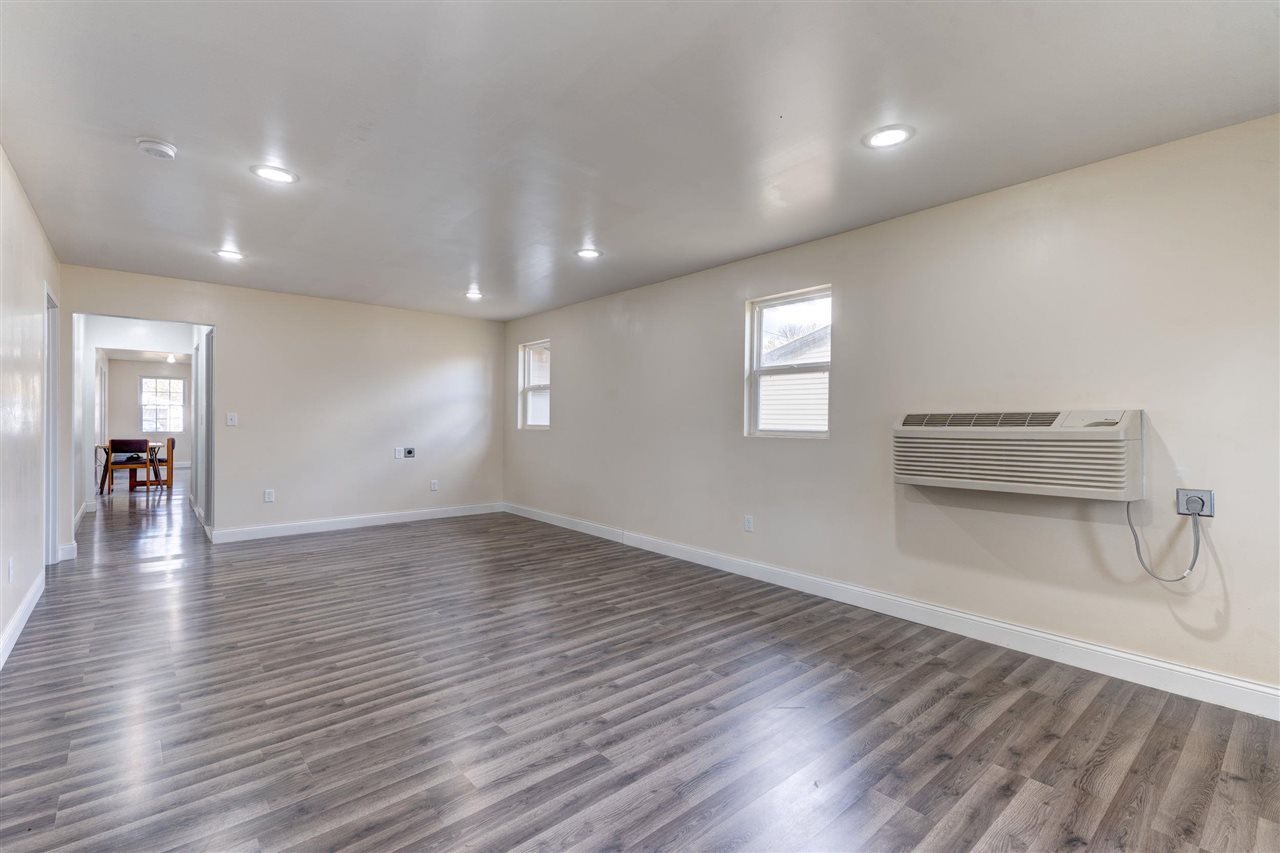 1206 Concord Street Fredonia IA 52738