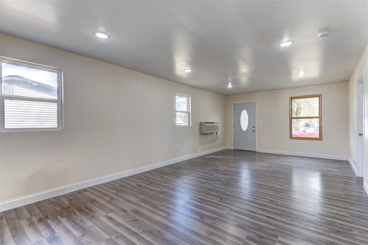 1206 Concord Street Fredonia IA 52738