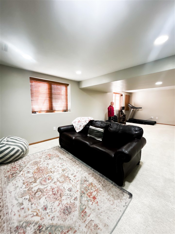 2160 Chad Drive Coralville IA 52241