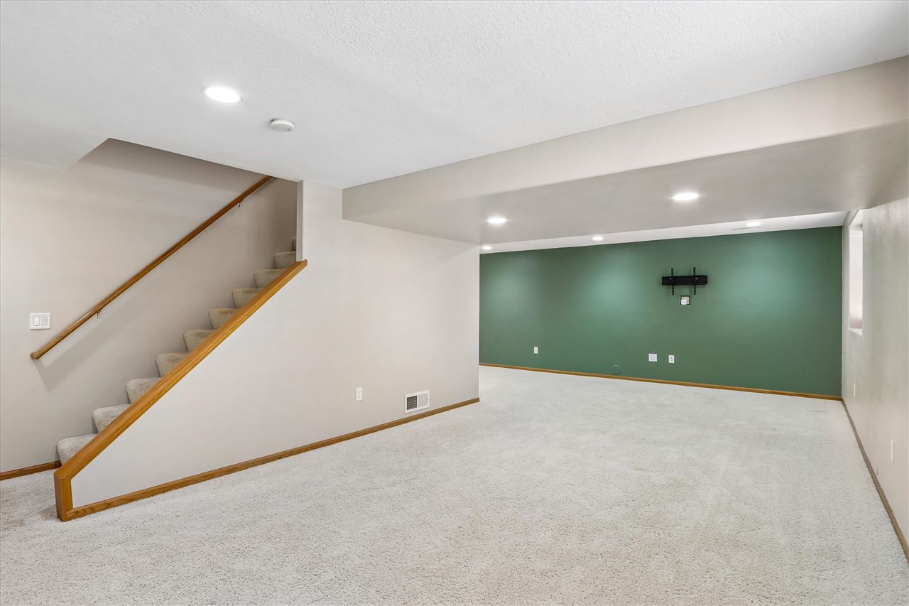2160 Chad Drive Coralville IA 52241