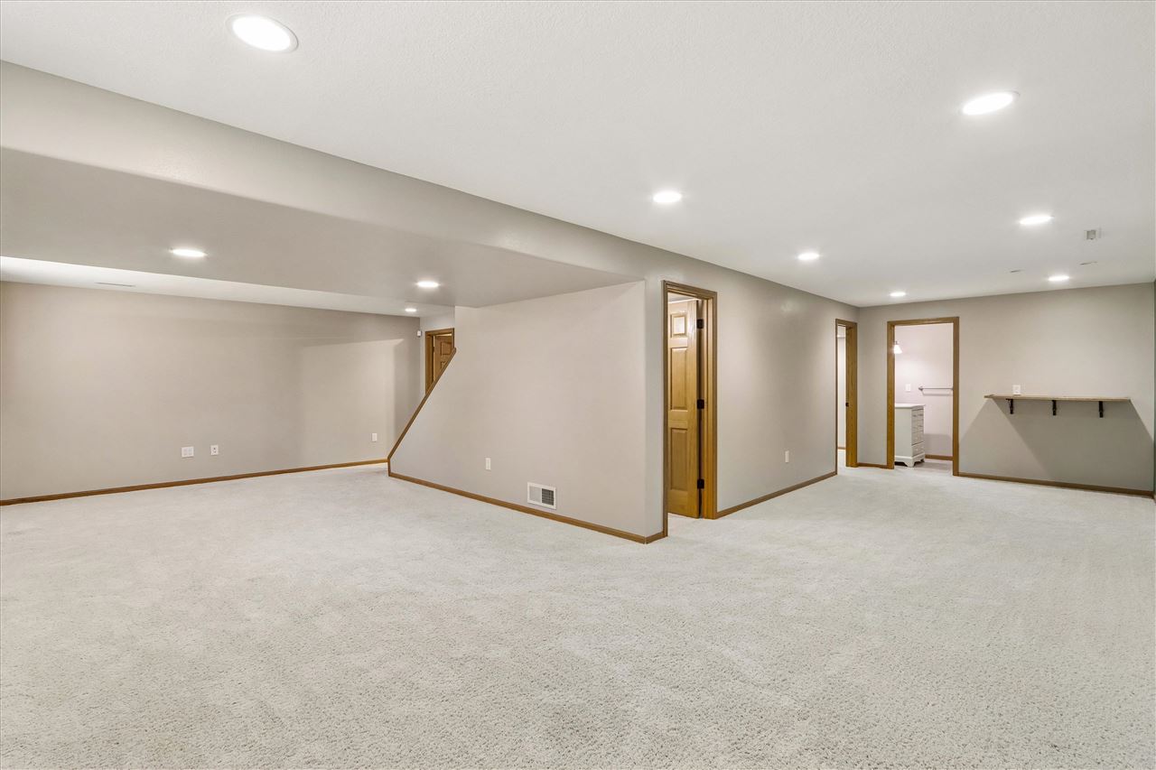 2160 Chad Drive Coralville IA 52241
