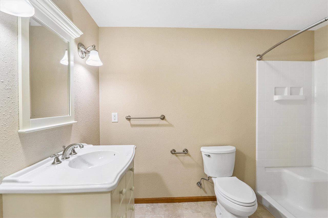 2160 Chad Drive Coralville IA 52241