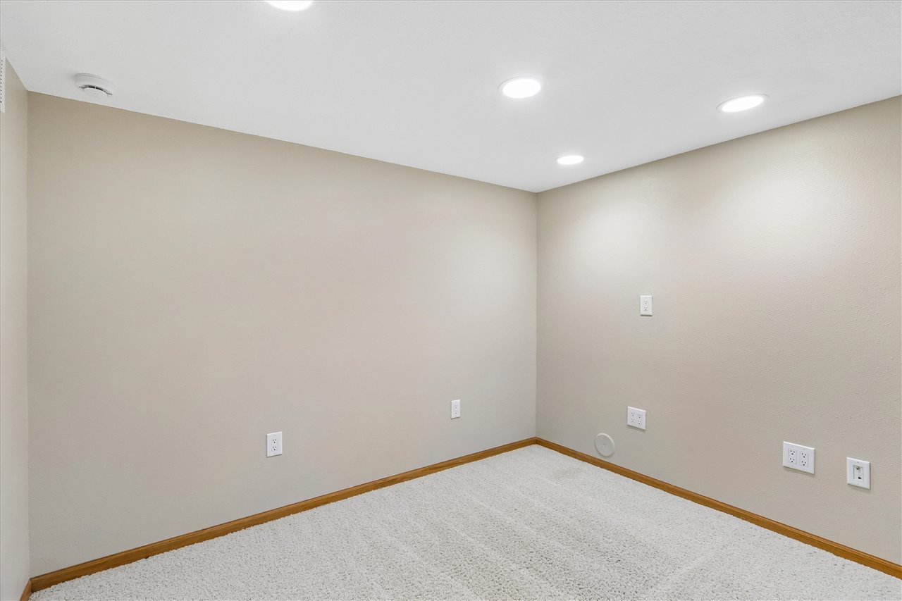 2160 Chad Drive Coralville IA 52241
