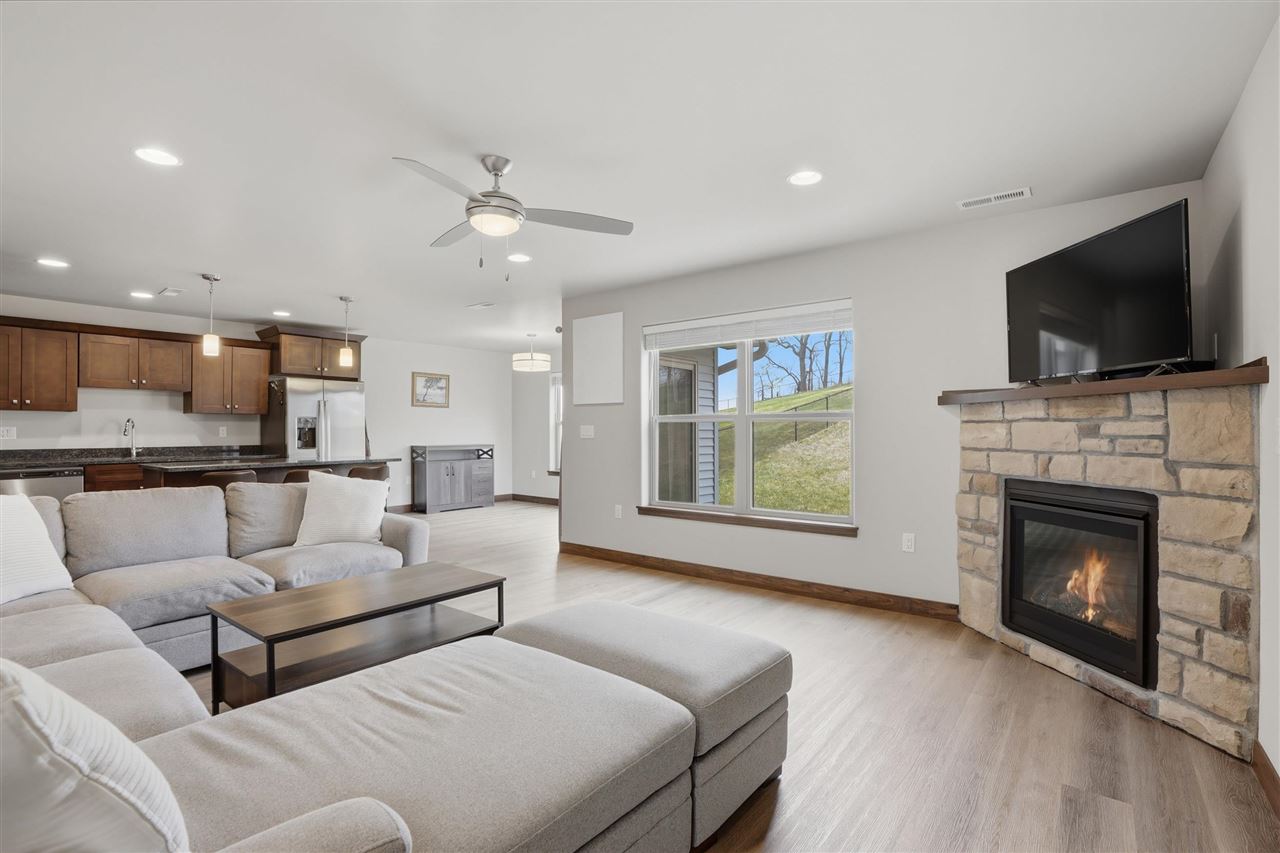 1008 Creekside Drive Tiffin IA 52340