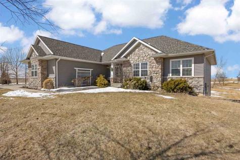 3352 Southridge Drive Amana IA 52203