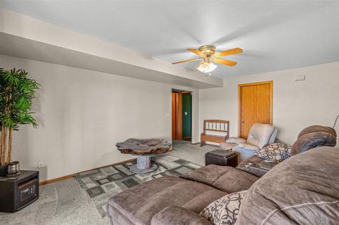 715 Willow Court Solon IA 52333