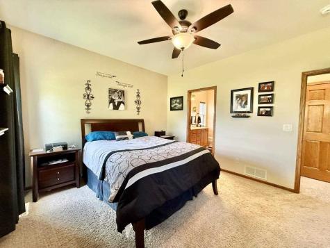 660 Berkshire Lane North Liberty IA 52317