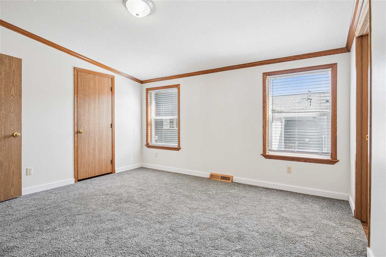 279 Paddock Circle Iowa City IA 52240