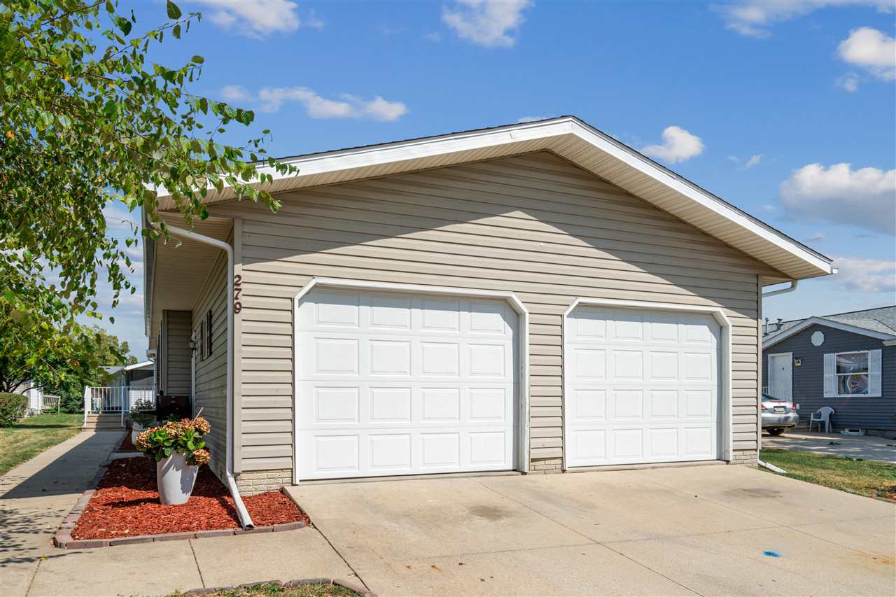 279 Paddock Circle Iowa City IA 52240