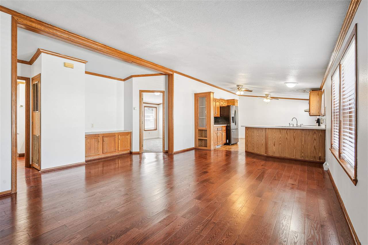 279 Paddock Circle Iowa City IA 52240