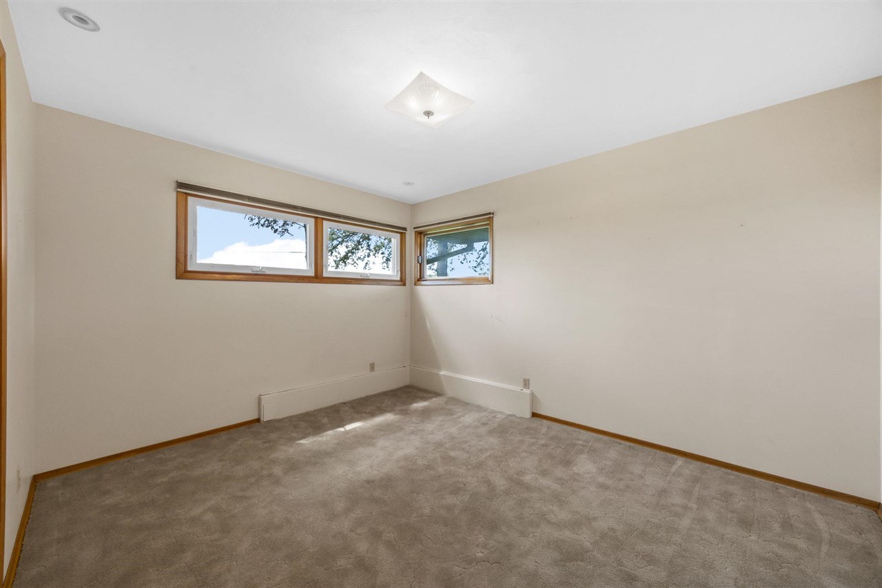 3063 Newport Road NE Iowa City IA 52240