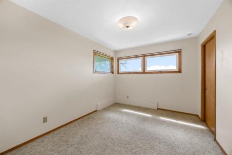 3063 Newport Road NE Iowa City IA 52240