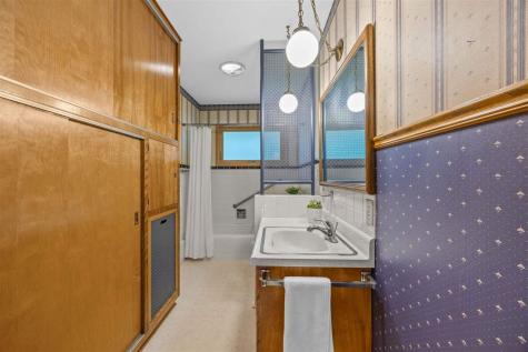 3063 Newport Road NE Iowa City IA 52240
