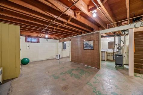 3063 Newport Road NE Iowa City IA 52240