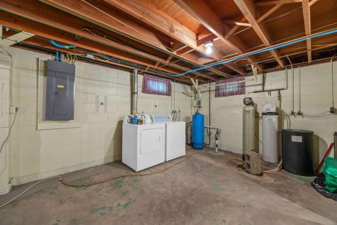 3063 Newport Road NE Iowa City IA 52240