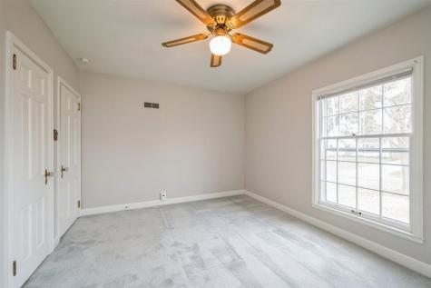 517 NE Longwood Drive NE Cedar Rapids IA 52402