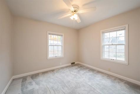 517 NE Longwood Drive NE Cedar Rapids IA 52402