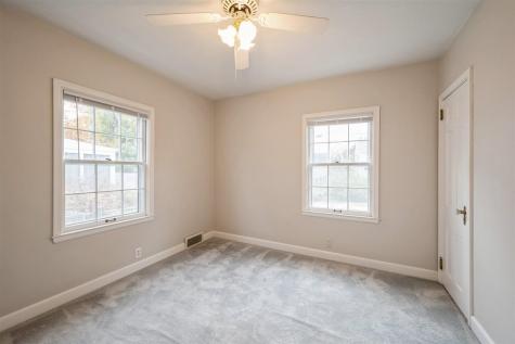 517 NE Longwood Drive NE Cedar Rapids IA 52402