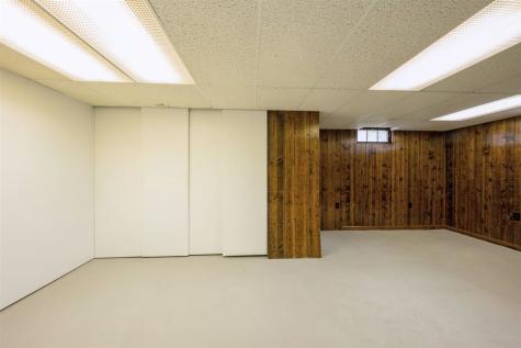 517 NE Longwood Drive NE Cedar Rapids IA 52402