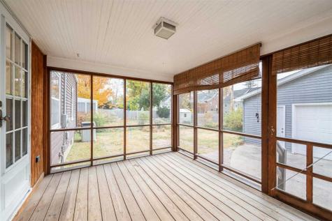 517 NE Longwood Drive NE Cedar Rapids IA 52402