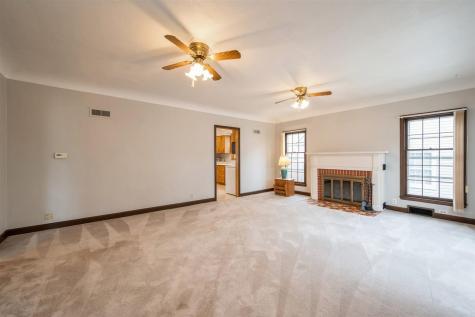 517 NE Longwood Drive NE Cedar Rapids IA 52402