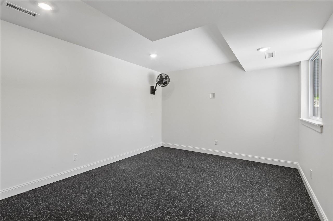 405 Macbride Trail Solon IA 52333