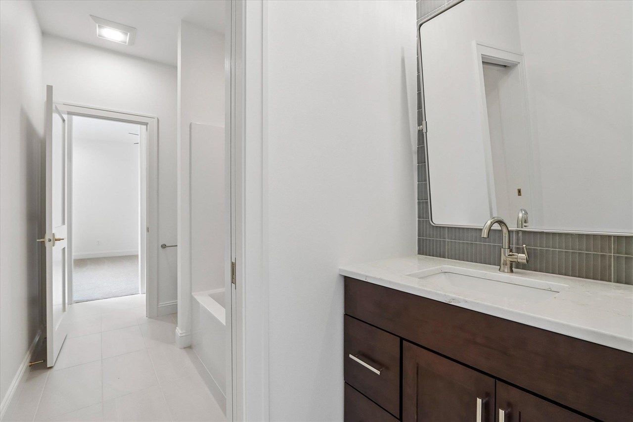 405 Macbride Trail Solon IA 52333