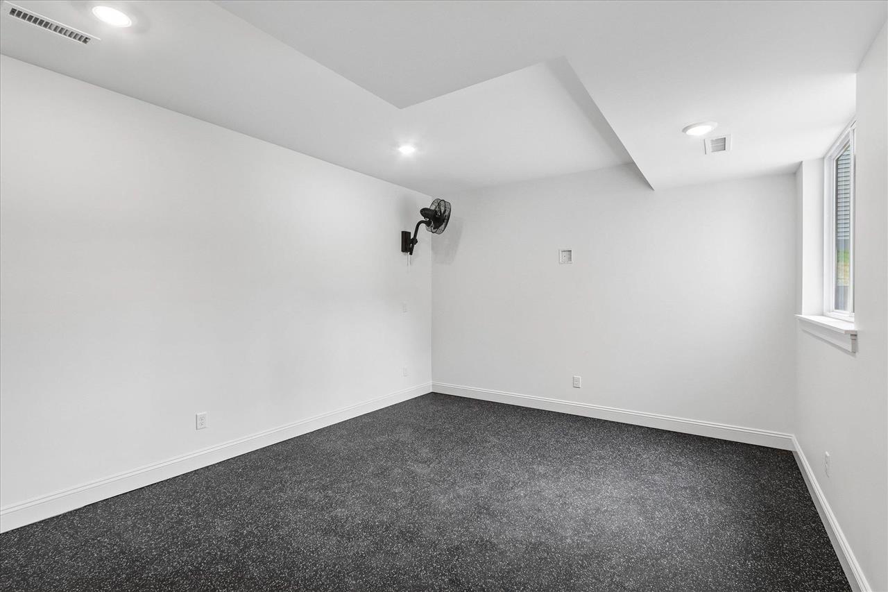 405 Macbride Trail Solon IA 52333