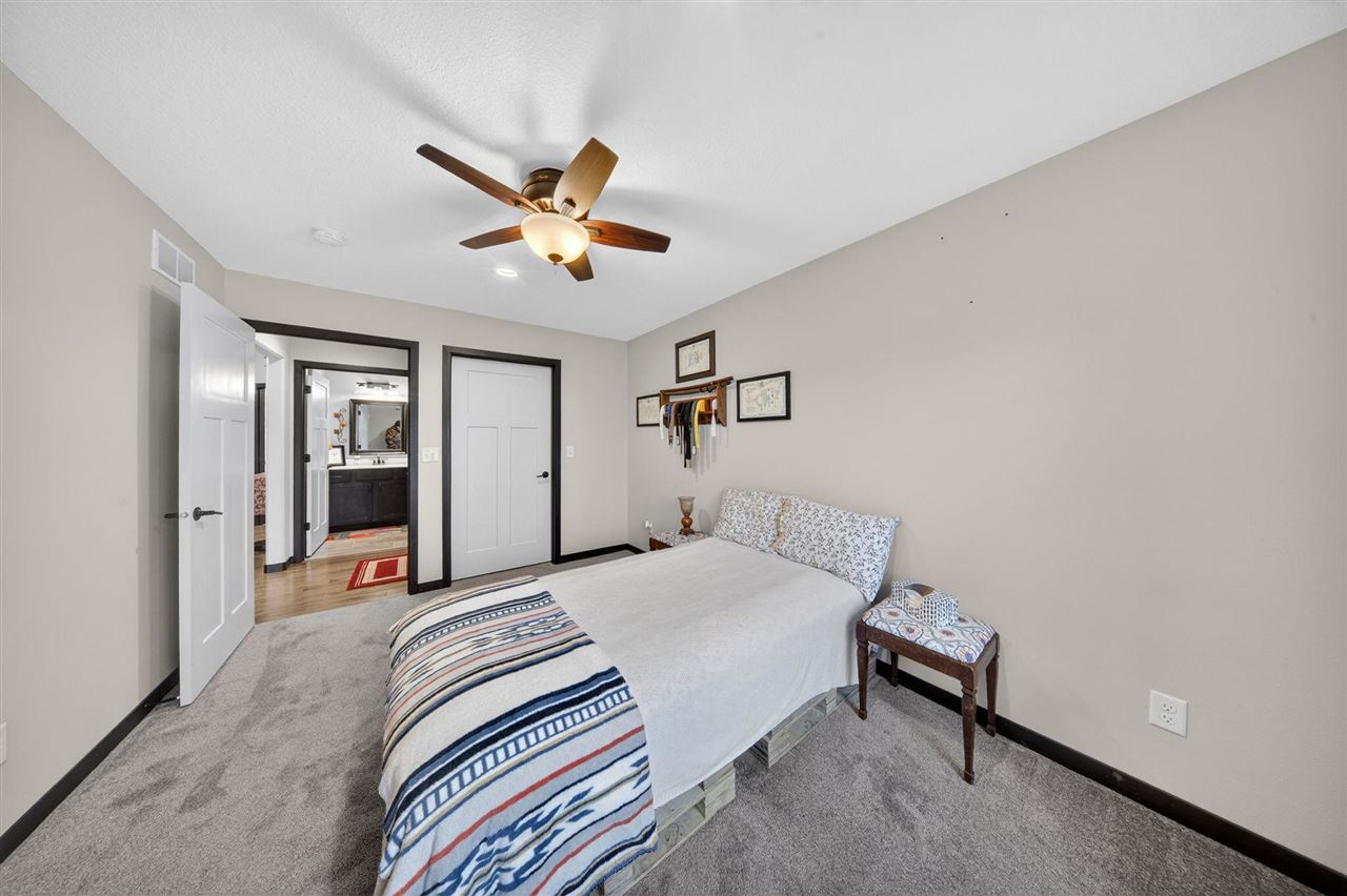 614 Croell Avenue Tiffin IA 52340