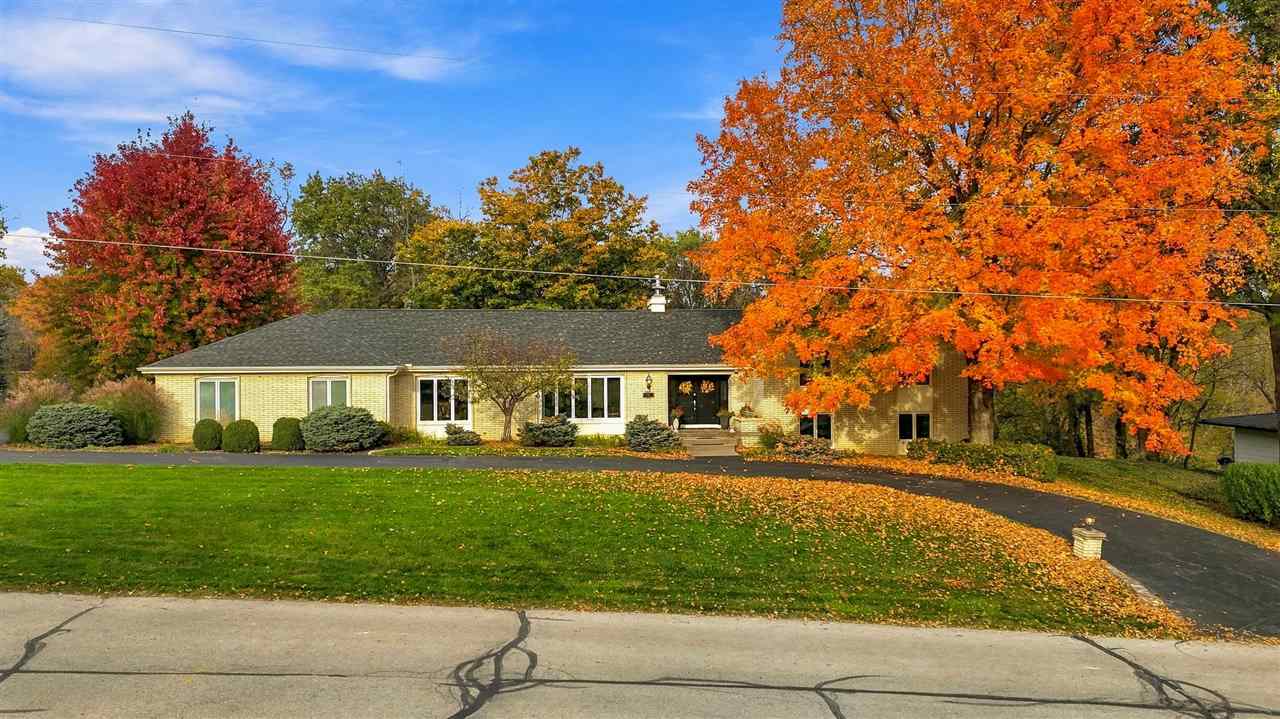 11 Lakeview Drive NE Iowa City IA 52240