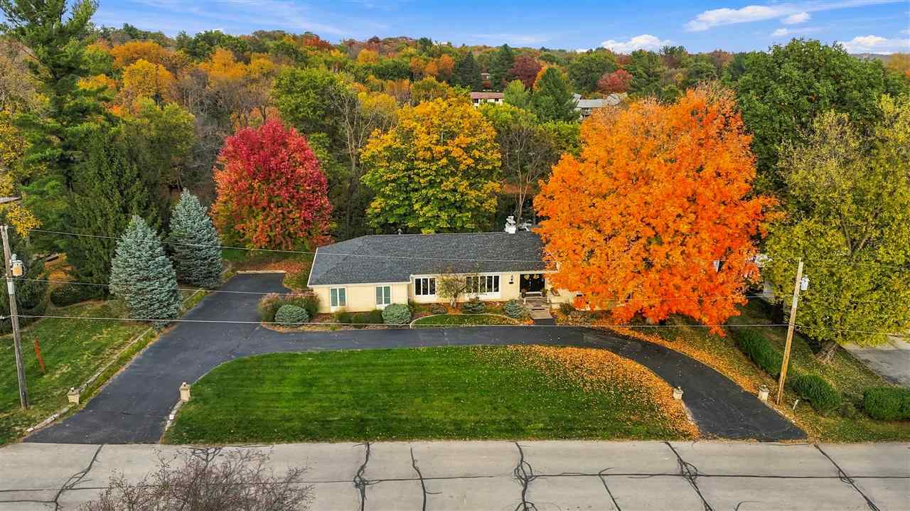 11 Lakeview Drive NE Iowa City IA 52240