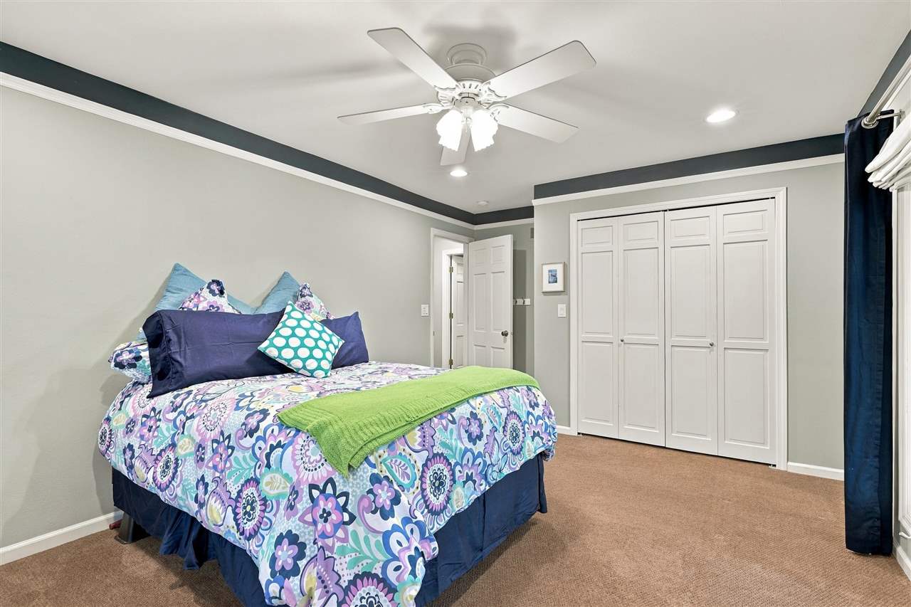 11 Lakeview Drive NE Iowa City IA 52240