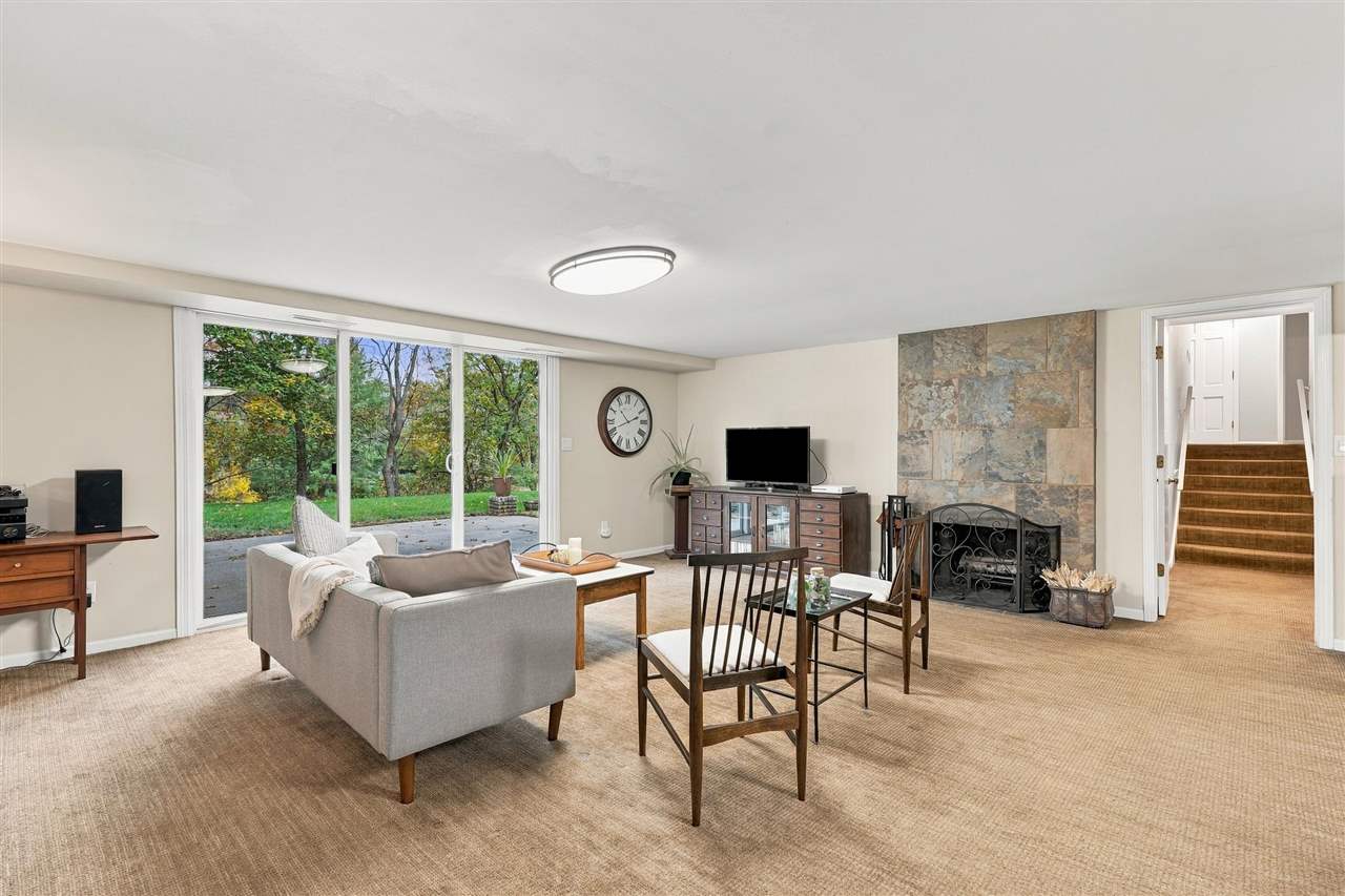 11 Lakeview Drive NE Iowa City IA 52240