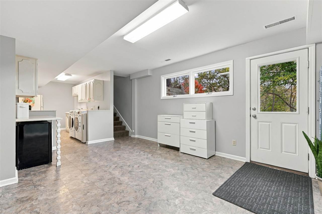 11 Lakeview Drive NE Iowa City IA 52240