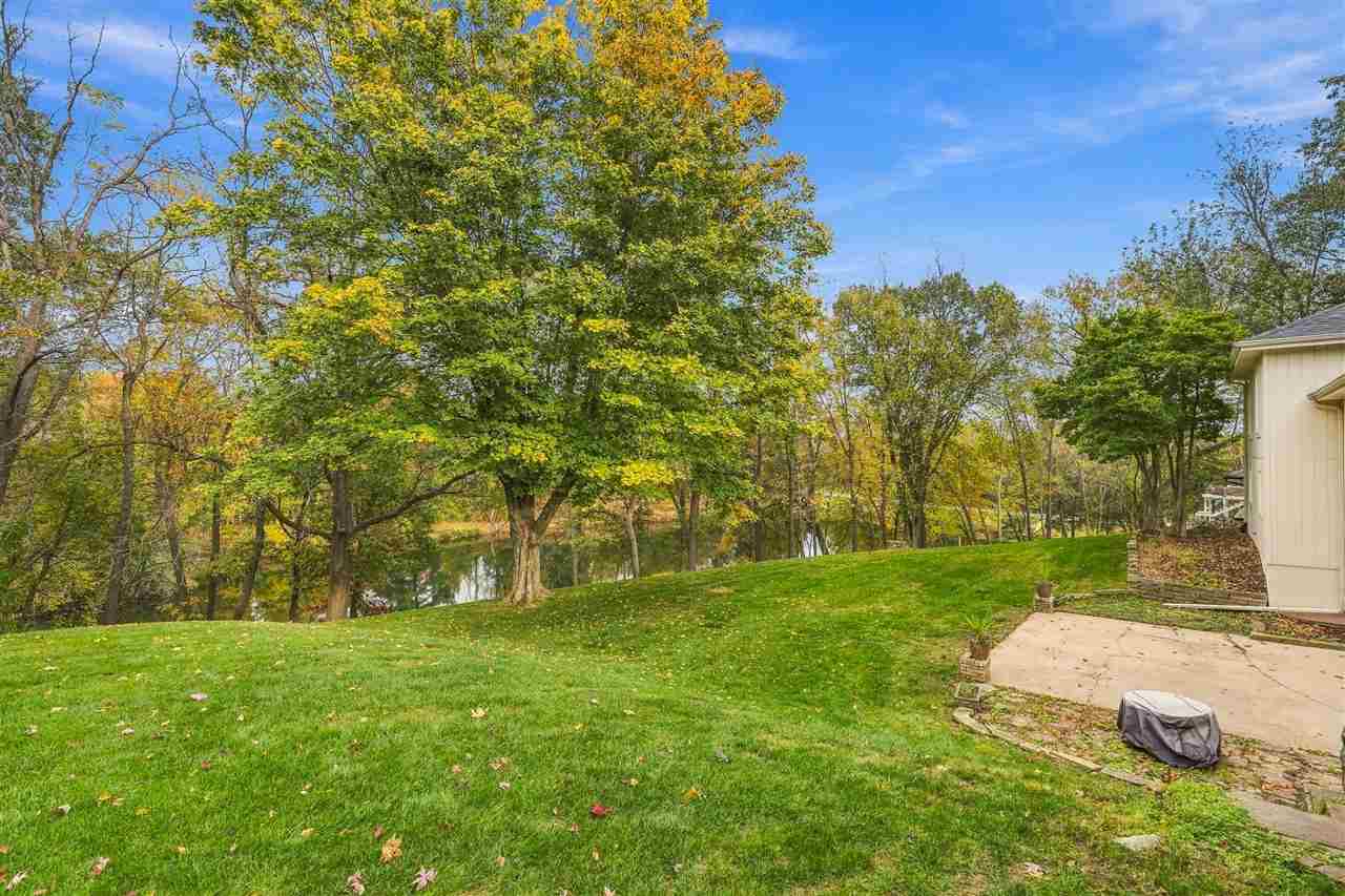 11 Lakeview Drive NE Iowa City IA 52240