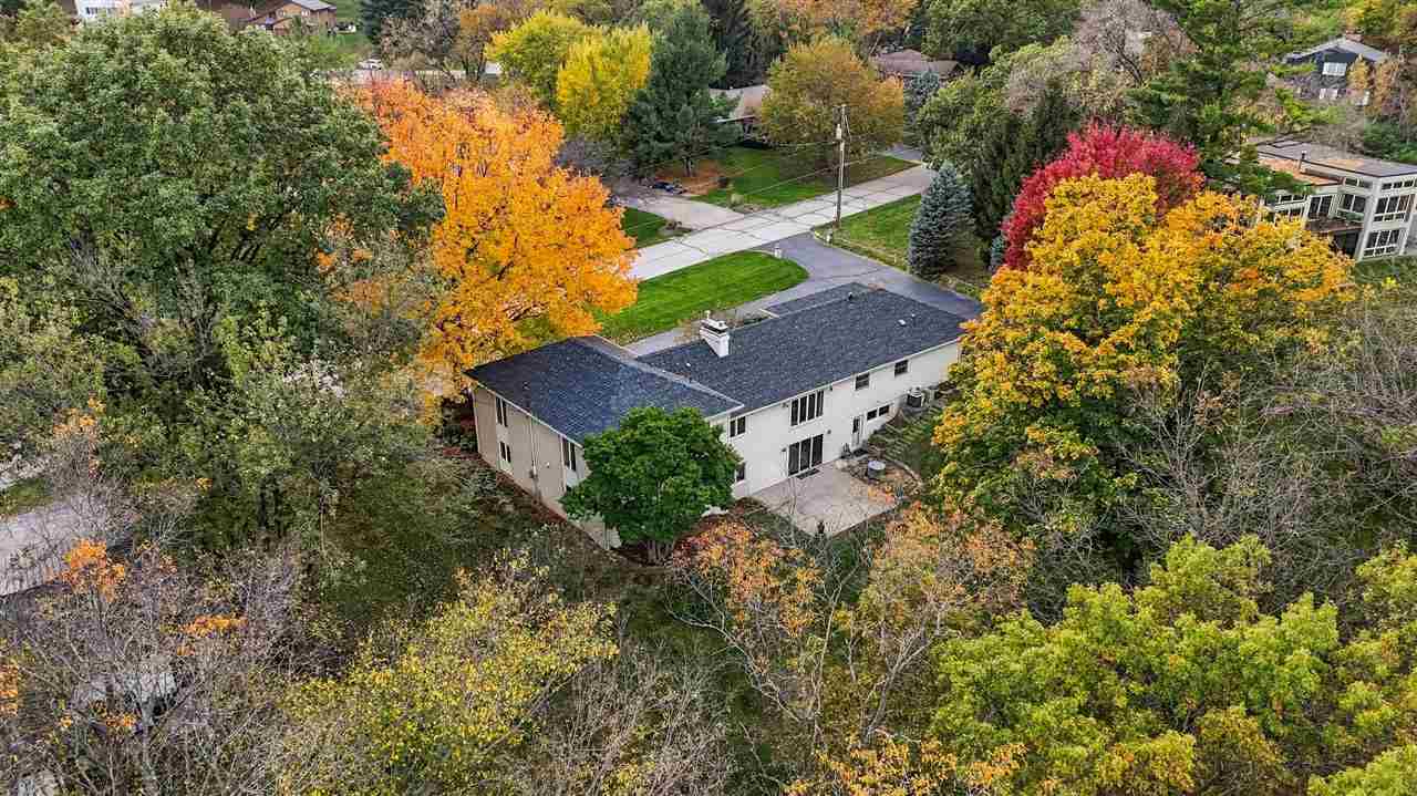 11 Lakeview Drive NE Iowa City IA 52240