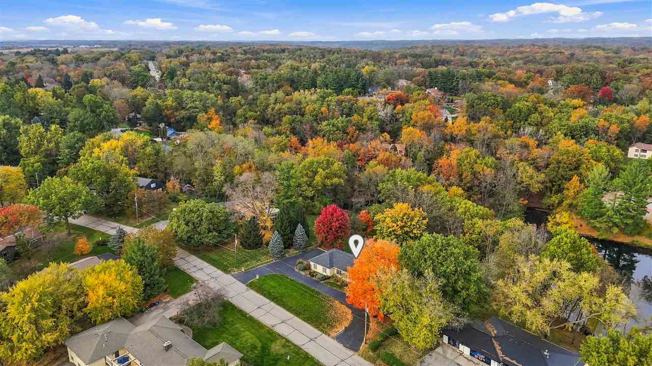 11 Lakeview Drive NE Iowa City IA 52240