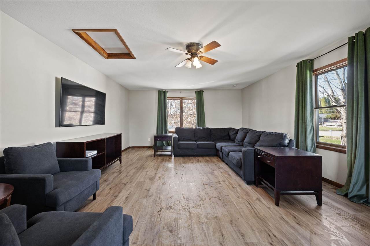 3272 Coral Avenue NE Solon IA 52333